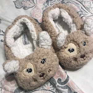Wonder kids slippers size 9/10